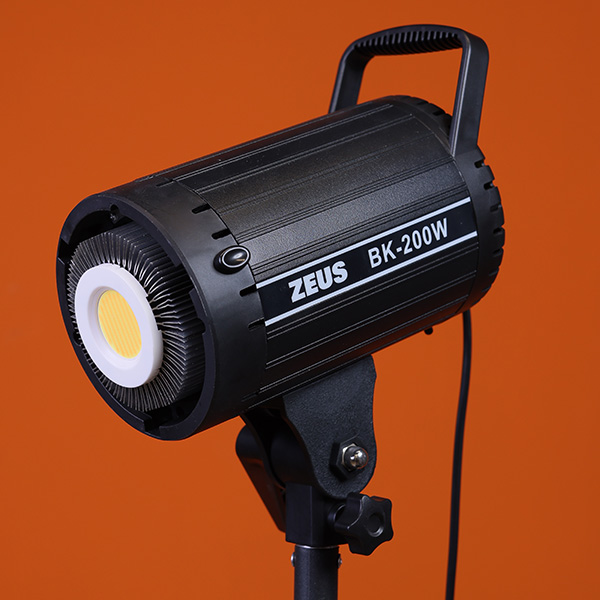 ze ویدیو لایت زئوس ZEUS BK-200W - Image 1